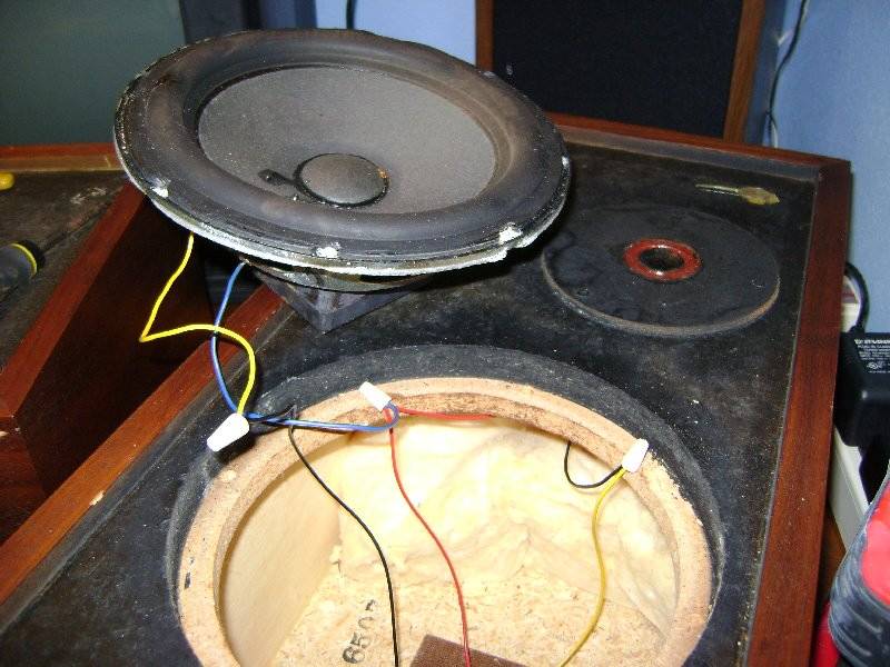 AR-4 series speakers - Acoustic Research - The Classic Speaker Pages ...